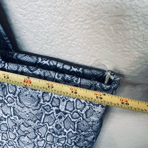 Simply Southern Gray Python Snake Tote Bag - Picture 3 of 10